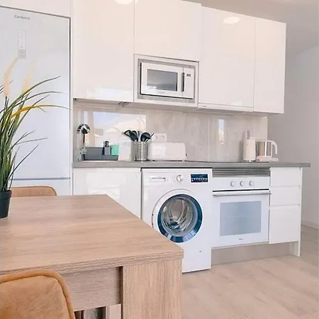 Air Conditioned 2 Bedroom Poolside Free Wifi Tv Package Includes Uk And European Channels Free On Street Parking Bright And Modern With Fridge Freezer And Washing Machine *