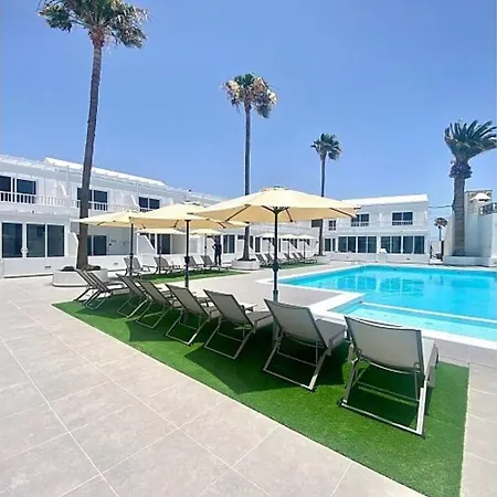 Air Conditioned 2 Bedroom Poolside Free Wifi Tv Package Includes Uk And European Channels Free On Street Parking Bright And Modern With Fridge Freezer And Washing Machine