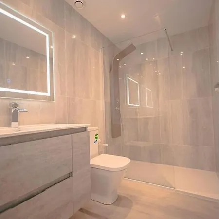 Air Conditioned 2 Bedroom Poolside Free Wifi Tv Package Includes Uk And European Channels Free On Street Parking Bright And Modern With Fridge Freezer And Washing Machine Пуэрто дель Кармен
